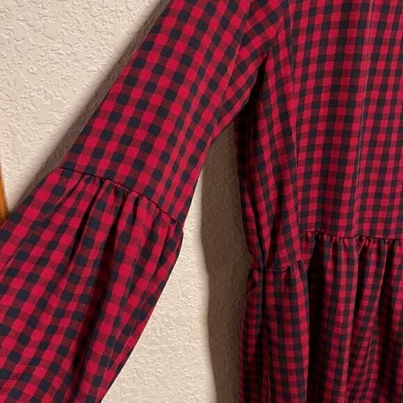 Women’s- Gingham Checked Peplum Bubble Sleeve Key Hole Back Blouse - Picture 3 of 8